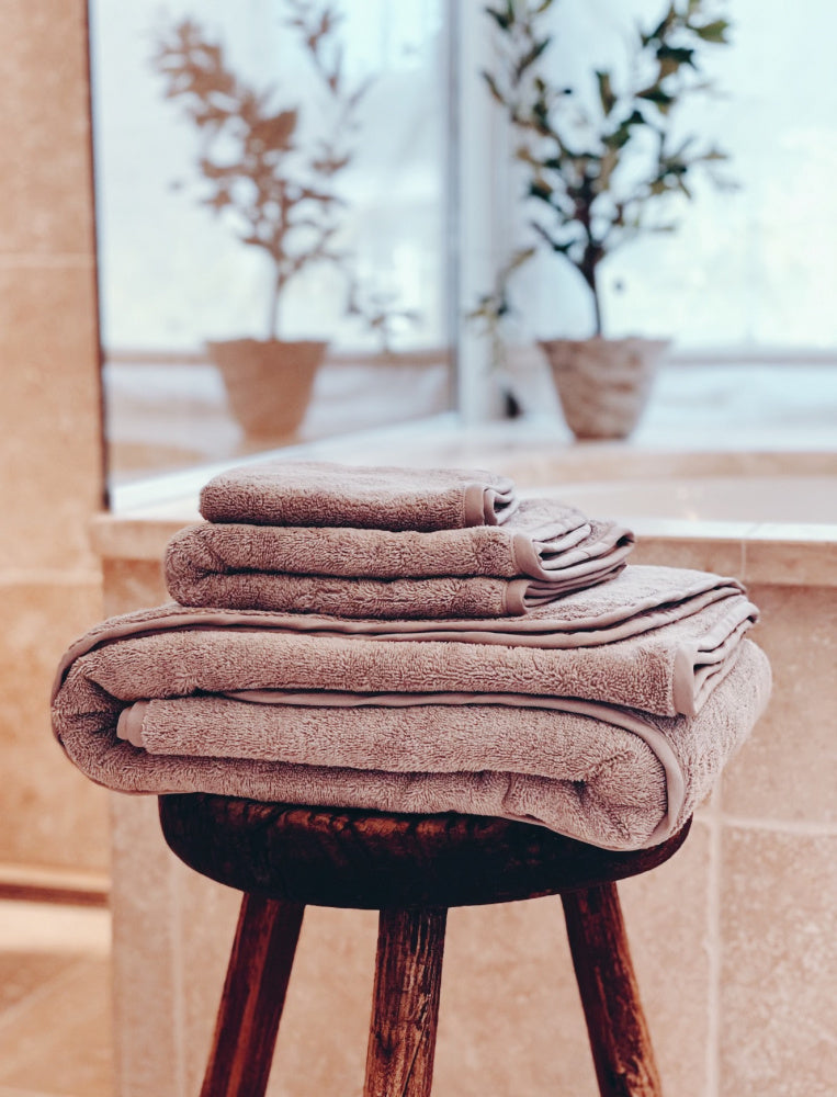 Hotellhåndkle lys grå