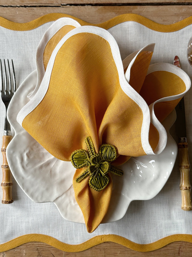 Linserviett med bølgekant - Mustard & Ivory