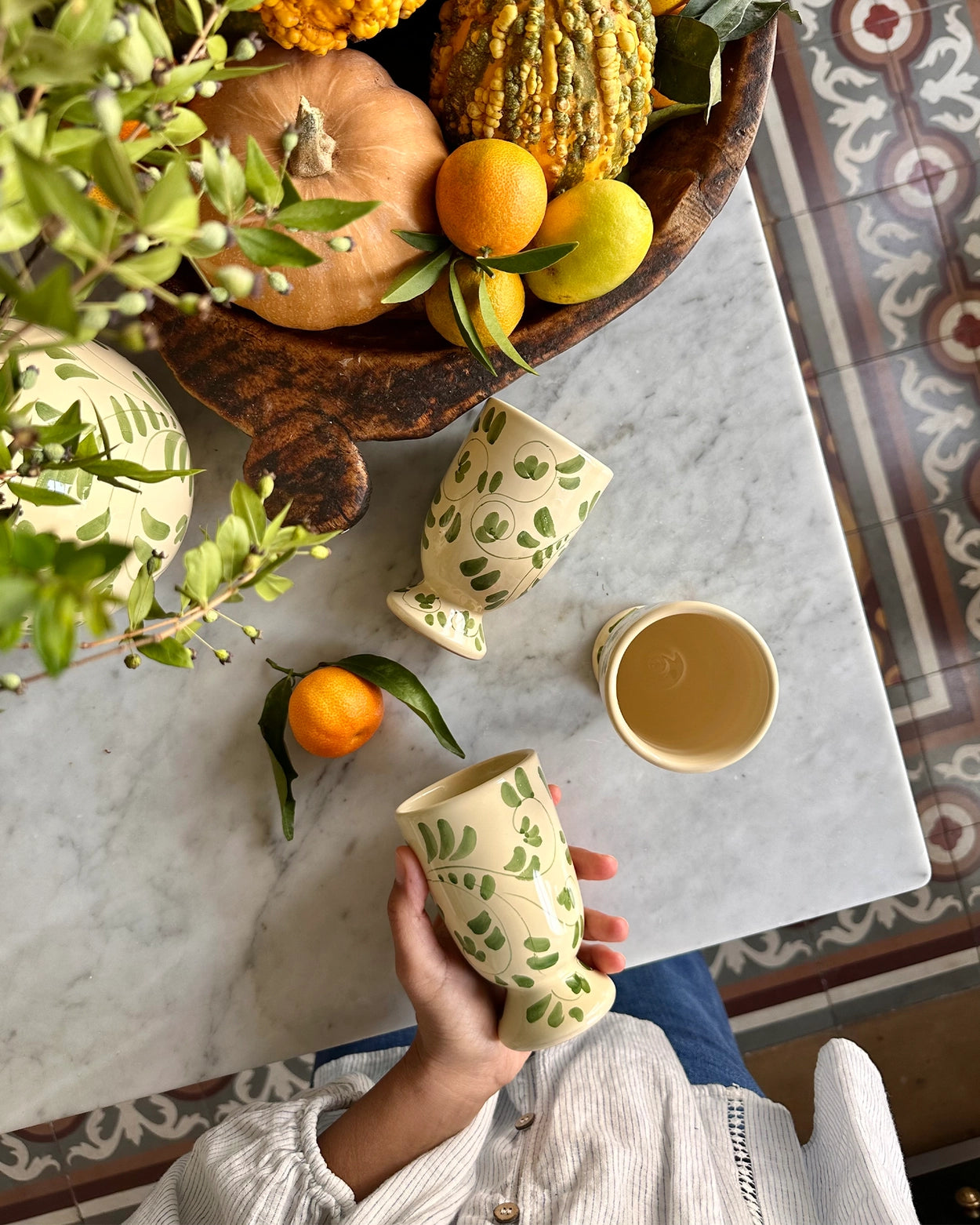 Kopp på fot "Vines"