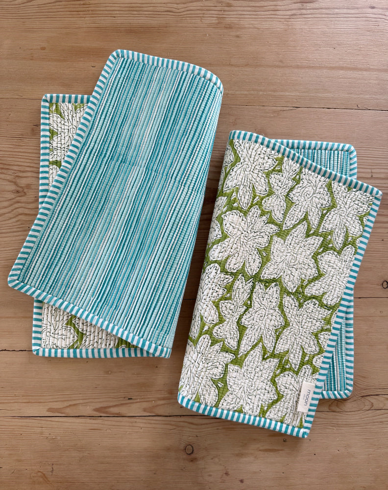 Quiltet spisebrikke - grønn/turkis