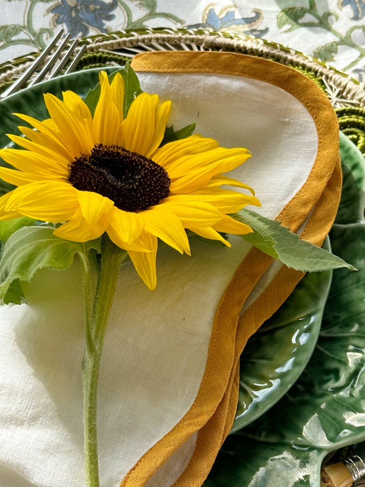 Dekkebrikke med bølgekant - Ivory & Mustard