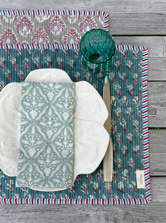 Quiltet dekkebrikke (2 stk)