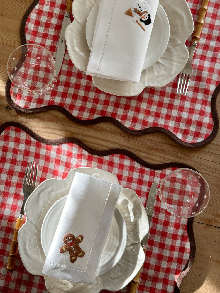 Dekkebrikke med bølgekant - Rød gingham/brun