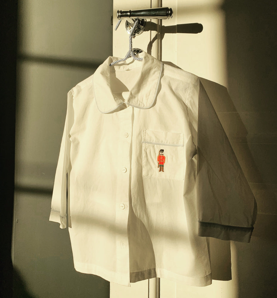 Julepysjamas med tinnsoldat