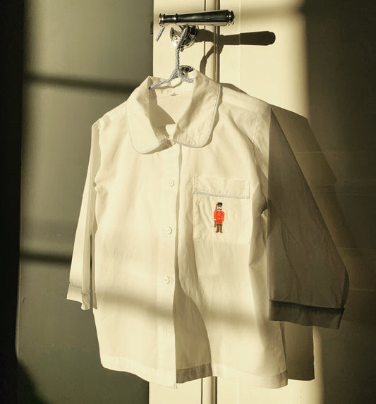 Julepysjamas med tinnsoldat