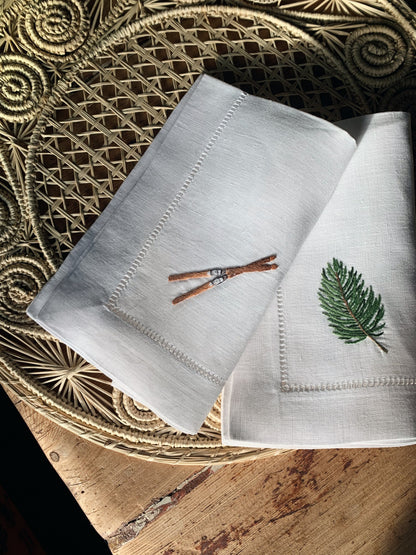 Linserviett med grankvist